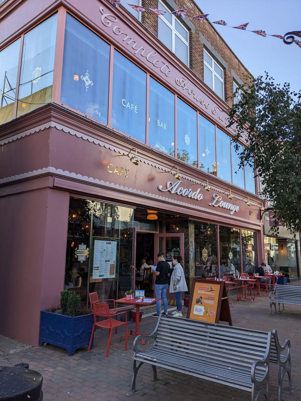 Acordo Lounge café bar at 43–45 High Street, Deal, operated by Loungers